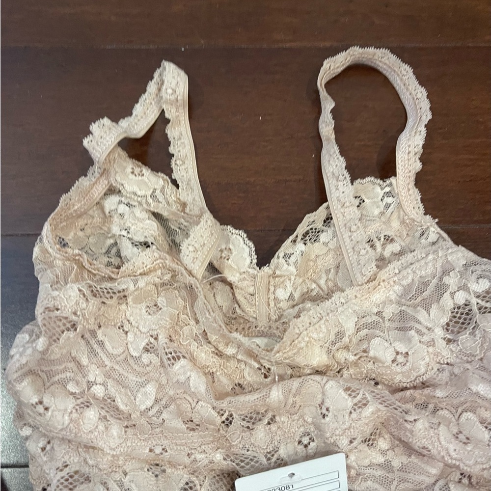 nwt anthro Lace camisole in nude small - Picture 2 of 10